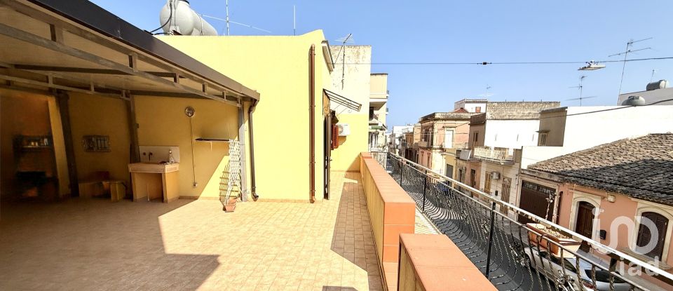 Casa indipendente 3 locali di 114 m² in Avola (96012)