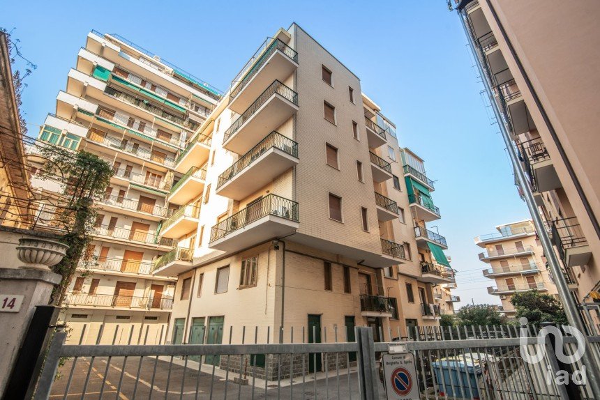 Three-room apartment of 80 m² in Borghetto Santo Spirito (17052)