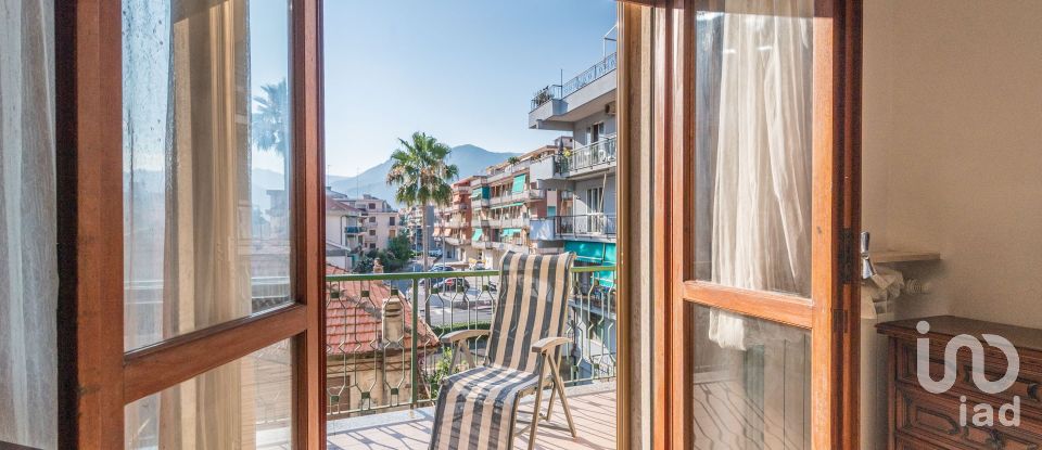 Three-room apartment of 80 m² in Borghetto Santo Spirito (17052)