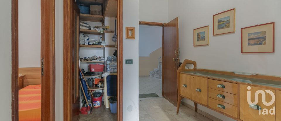 Three-room apartment of 80 m² in Borghetto Santo Spirito (17052)