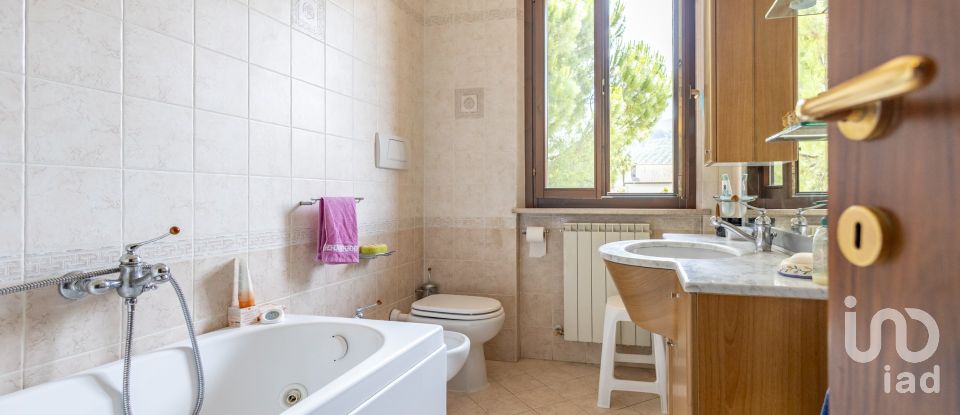 Quadrilocale di 126 m² a Loreto (60025)