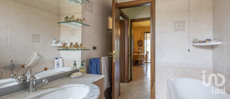 Quadrilocale di 126 m² a Loreto (60025)