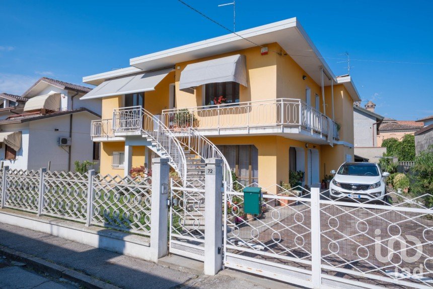 Casa indipendente / Villa 5 locali di 250 m² in Massa Fiscaglia (44025)