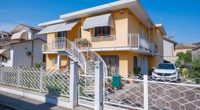 Casa indipendente / Villa 5 locali di 250 m² in Massa Fiscaglia (44025)