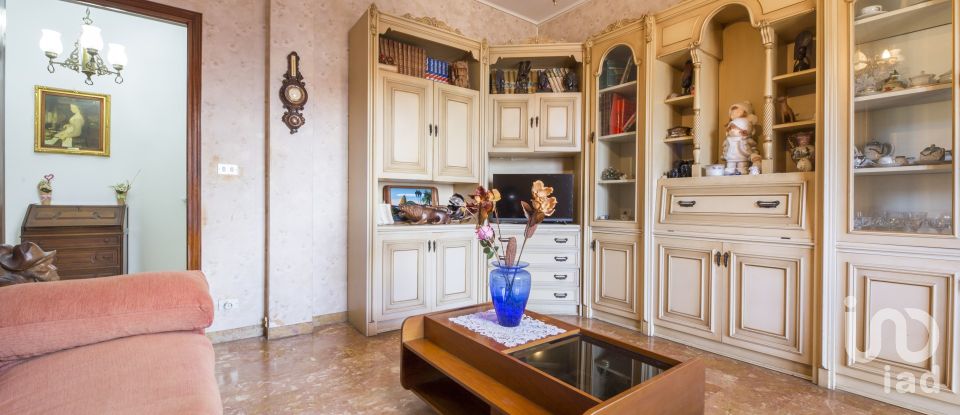 Apartment 9 rooms of 135 m² in Genova (16143)