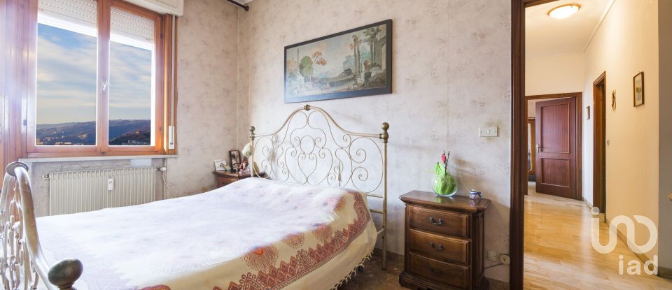 Apartment 9 rooms of 135 m² in Genova (16143)