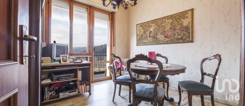 Apartment 9 rooms of 135 m² in Genova (16143)