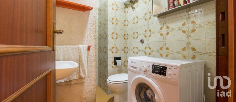 Apartment 9 rooms of 135 m² in Genova (16143)