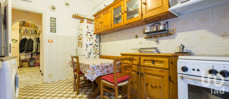 Trilocale di 80 m² a Genova (16144)