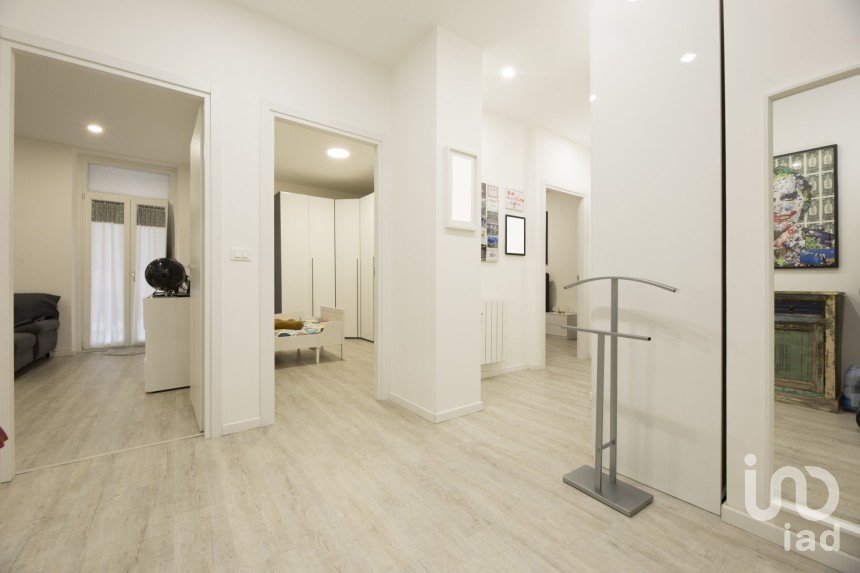 Apartment 0 rooms of 85 m² in Genova (16145)