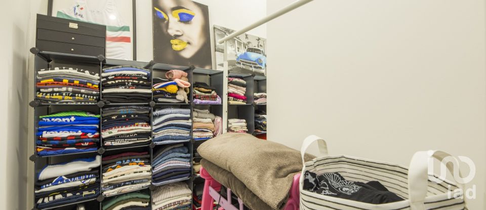 Apartment 0 rooms of 85 m² in Genova (16145)