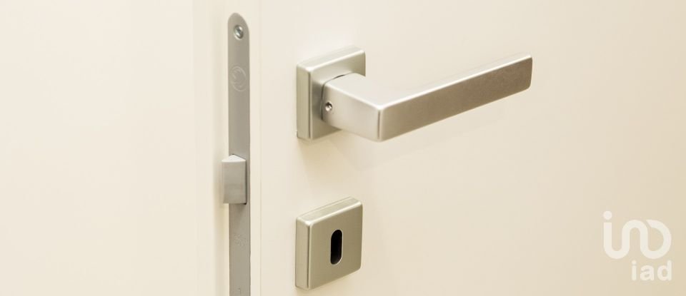 Apartment 0 rooms of 85 m² in Genova (16145)