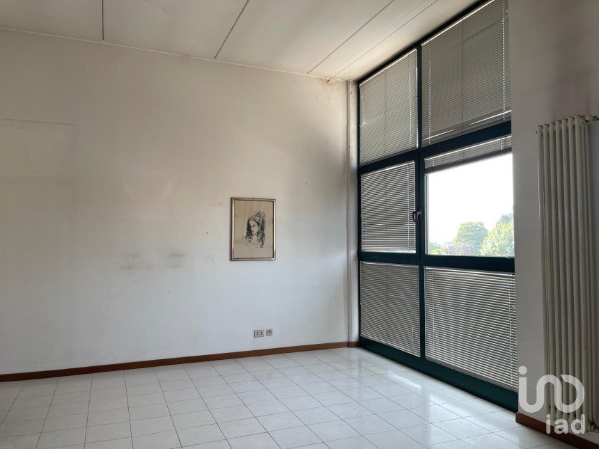 Capannone di 248 m² in Dueville (36031)