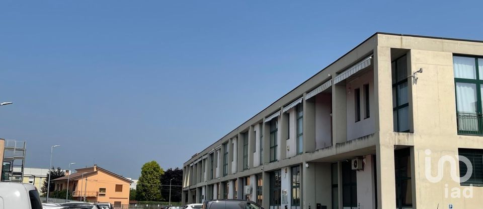 Capannone di 248 m² in Dueville (36031)