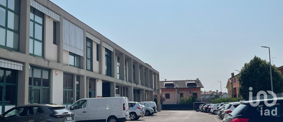 Capannone di 248 m² in Dueville (36031)