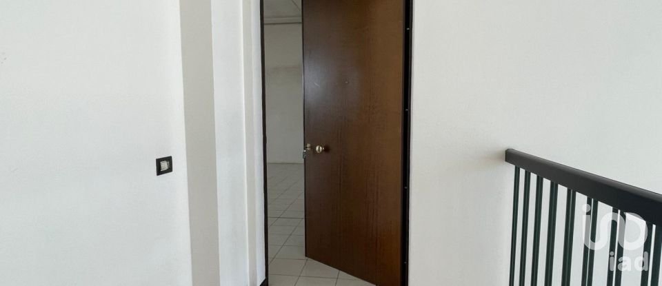 Capannone di 248 m² in Dueville (36031)