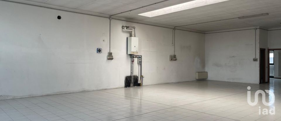 Capannone di 248 m² in Dueville (36031)