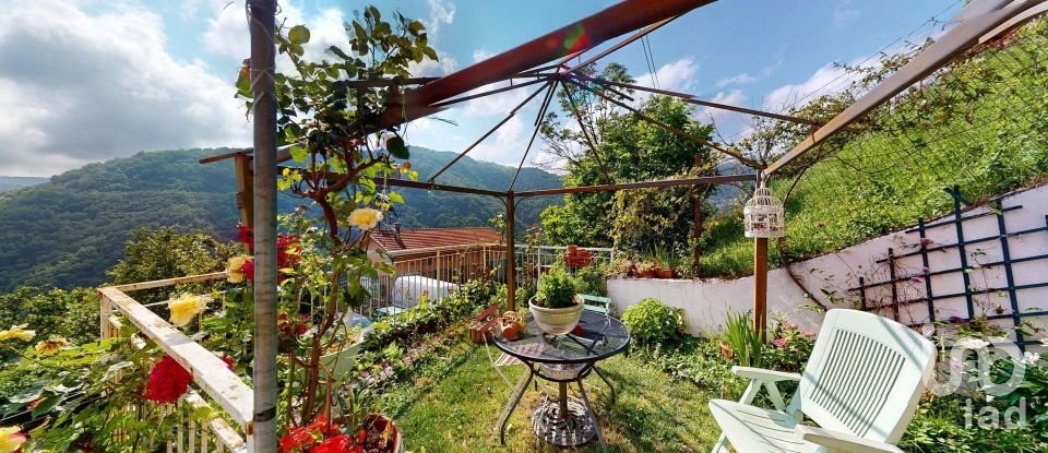 Appartamento 5 locali di 76 m² a Bargagli (16021)