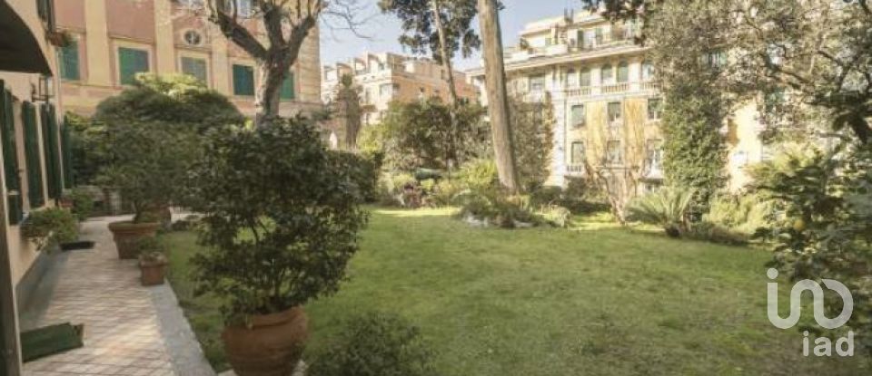 Casale 10 locali di 199 m² in Genova (16146)