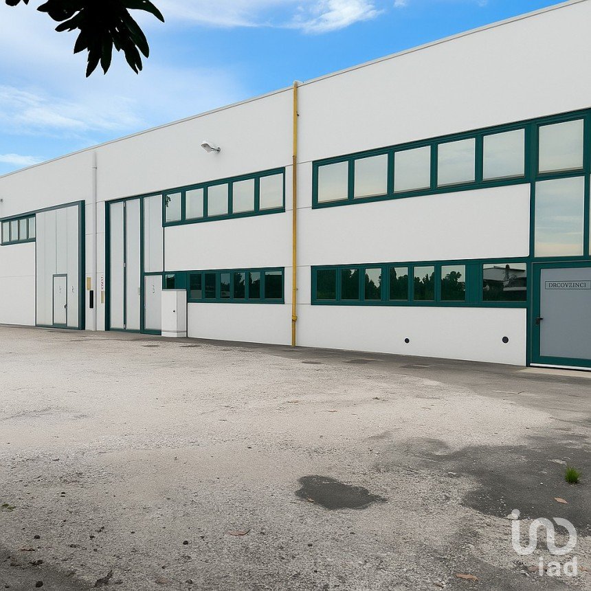Capannone di 2.000 m² in Musile di Piave (30024)