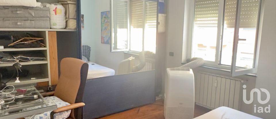 Apartment 6 rooms of 120 m² in Genova (16131)