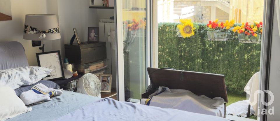 Apartment 6 rooms of 120 m² in Genova (16131)