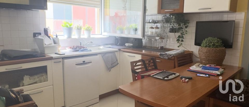 Apartment 6 rooms of 120 m² in Genova (16131)