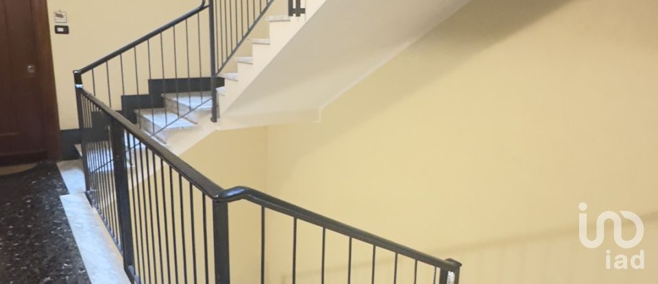 Apartment 6 rooms of 120 m² in Genova (16131)