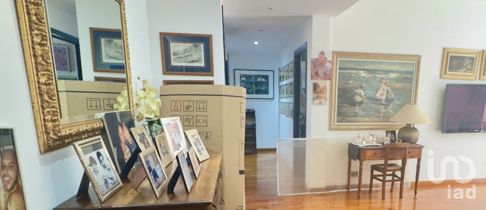 Apartment 6 rooms of 120 m² in Genova (16131)