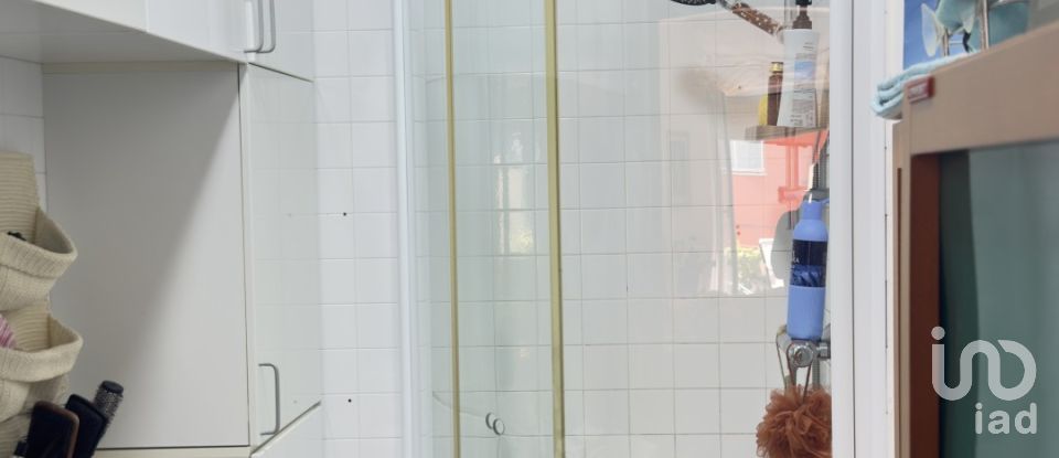 Apartment 6 rooms of 120 m² in Genova (16131)