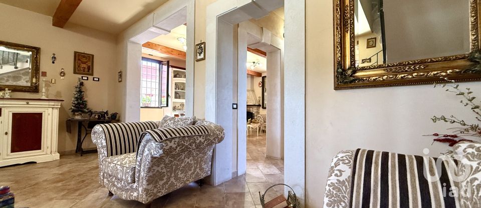 Farm 3 rooms of 249 m² in Avola (96012)