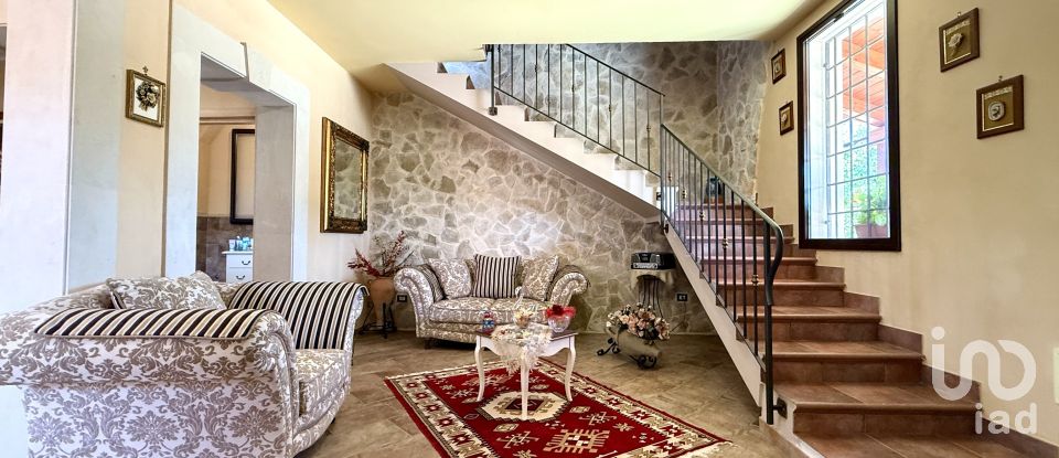 Farm 3 rooms of 249 m² in Avola (96012)