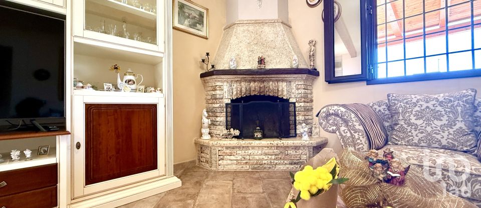 Farm 3 rooms of 249 m² in Avola (96012)