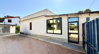 Casale 4 locali di 200 m² in Avola (96012)