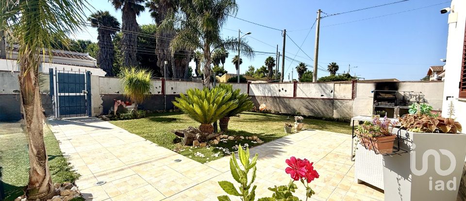 Casale 4 locali di 200 m² in Avola (96012)