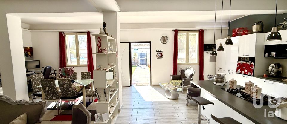Casale 4 locali di 200 m² in Avola (96012)