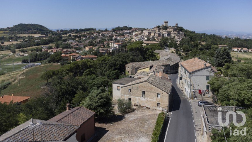 House 3 rooms of 240 m² in Offagna (60020)