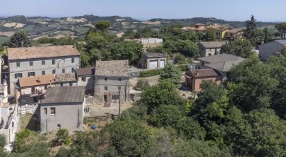 Casa indipendente / Villa 3 locali di 240 m² in Offagna (60020)