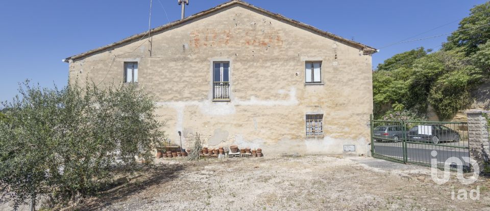 House 3 rooms of 240 m² in Offagna (60020)