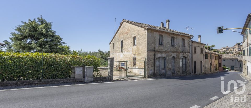 House 3 rooms of 240 m² in Offagna (60020)