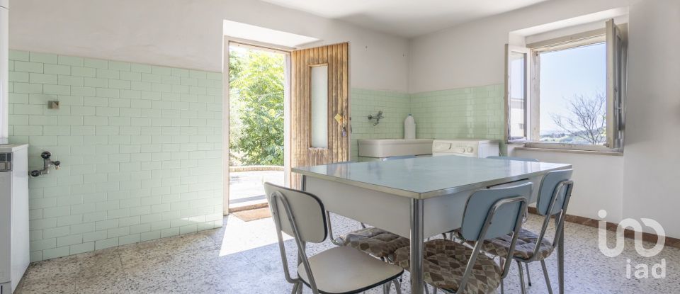 House 3 rooms of 240 m² in Offagna (60020)