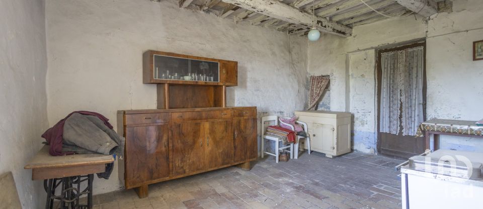 House 3 rooms of 240 m² in Offagna (60020)