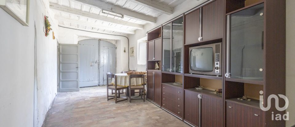 House 3 rooms of 240 m² in Offagna (60020)