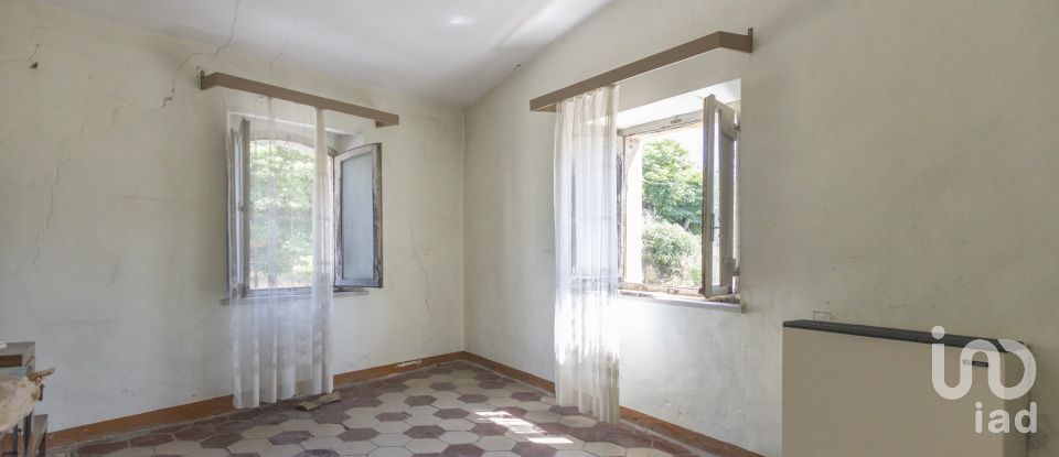 House 3 rooms of 240 m² in Offagna (60020)