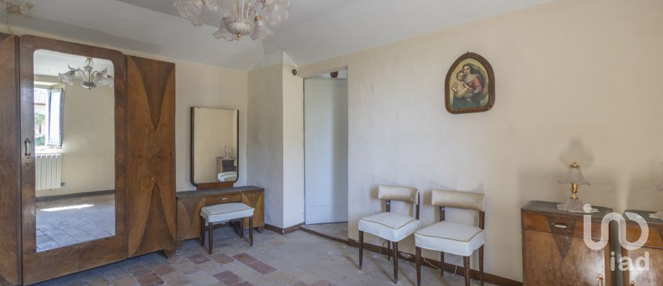 House 3 rooms of 240 m² in Offagna (60020)