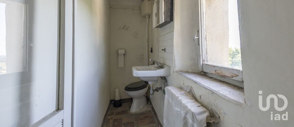 House 3 rooms of 240 m² in Offagna (60020)