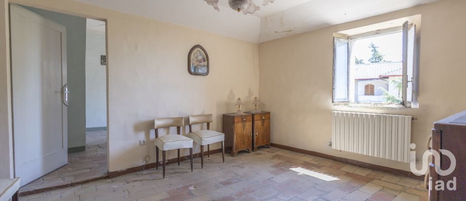 House 3 rooms of 240 m² in Offagna (60020)