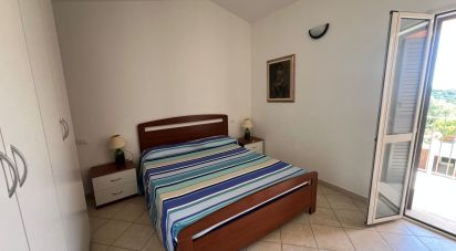 Apartment 6 rooms of 90 m² in Orosei (08028)