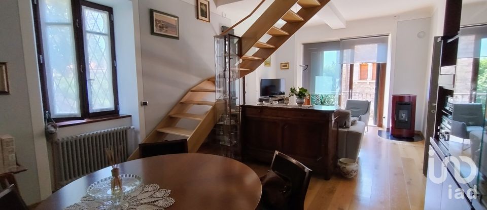 Townhouse 11 rooms of 300 m² in Ghiffa (28823)