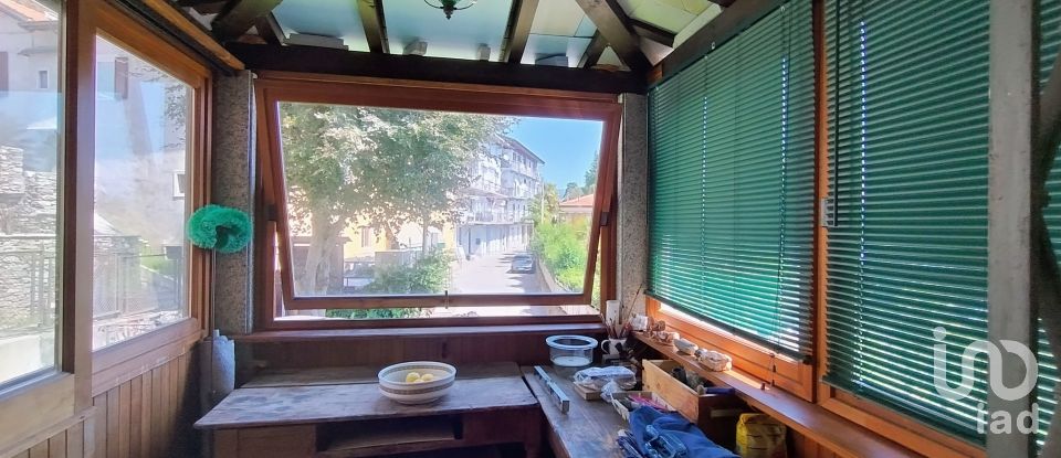 Townhouse 11 rooms of 300 m² in Ghiffa (28823)